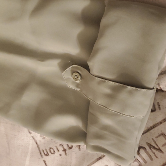 Button down adjustable sleeve fashion blouse - Picture 5 of 6